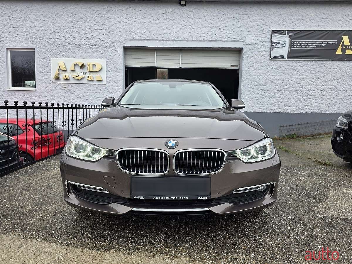 2013' BMW 3Er-Reihe photo #2