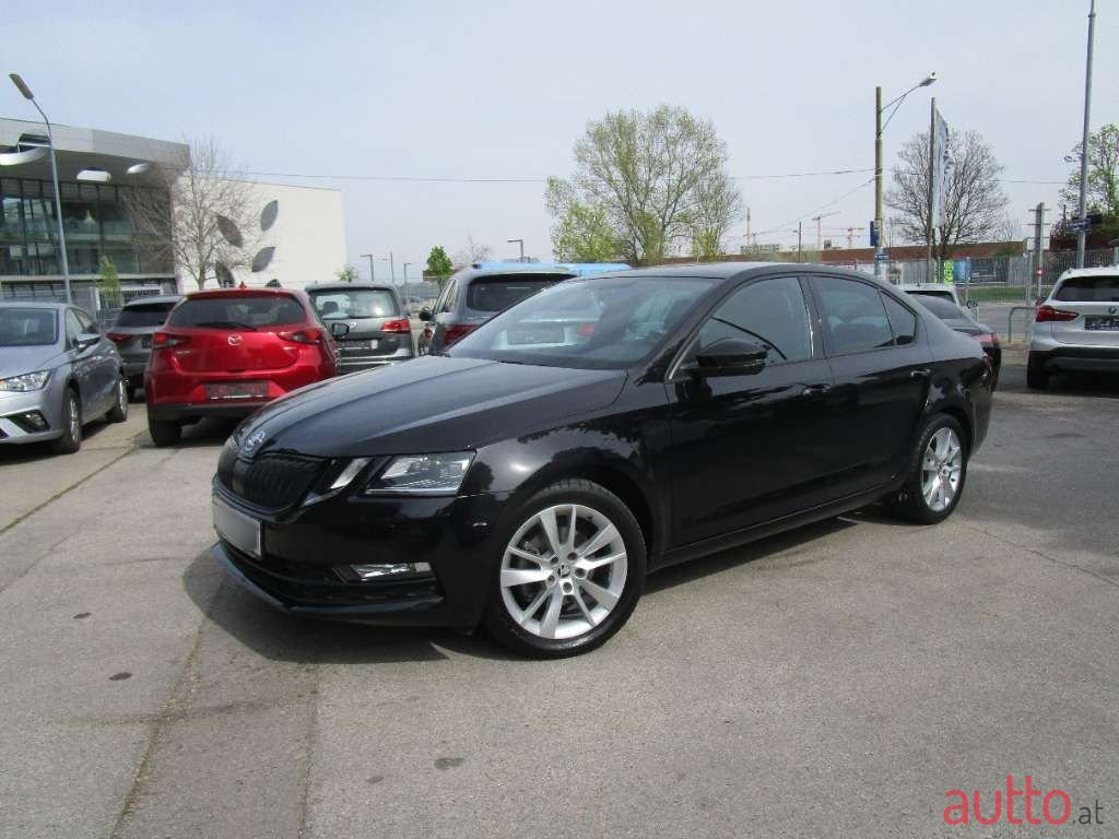 2020' Skoda Octavia photo #1
