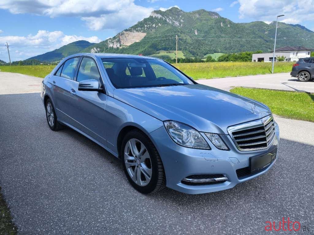 2012' Mercedes-Benz E-Klasse photo #3