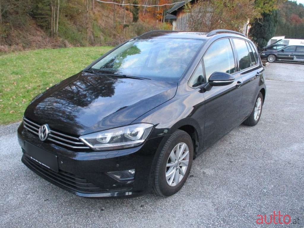 2015' Volkswagen Golf photo #1