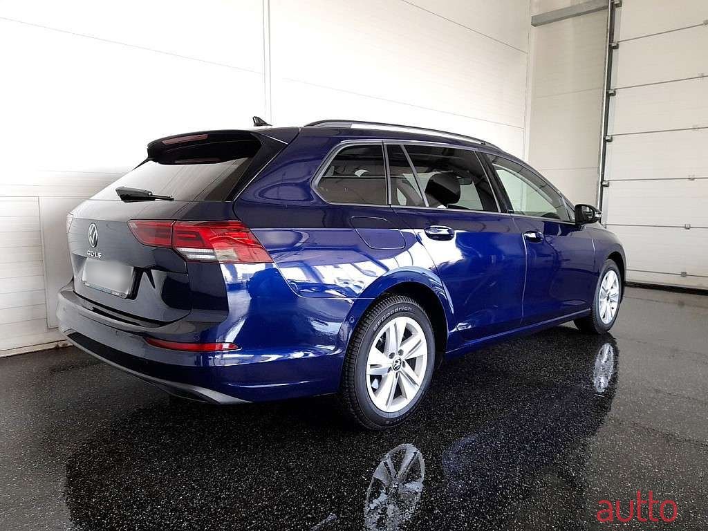 2022' Volkswagen Golf photo #2