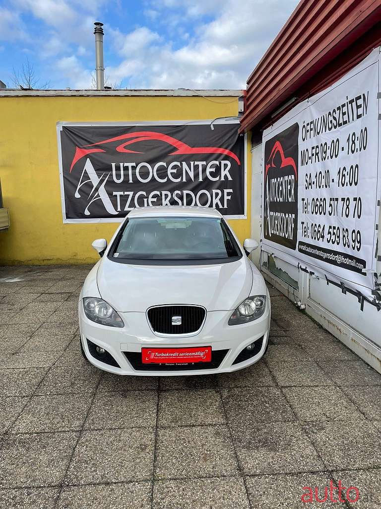 2011' SEAT Leon photo #3