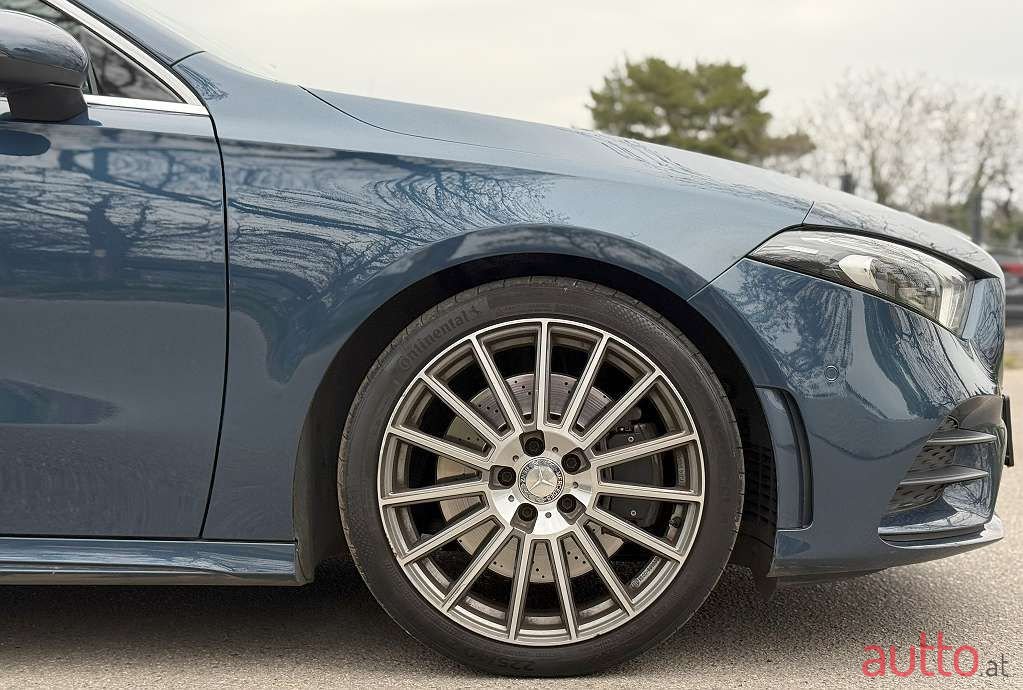 2019' Mercedes-Benz A-Klasse photo #2