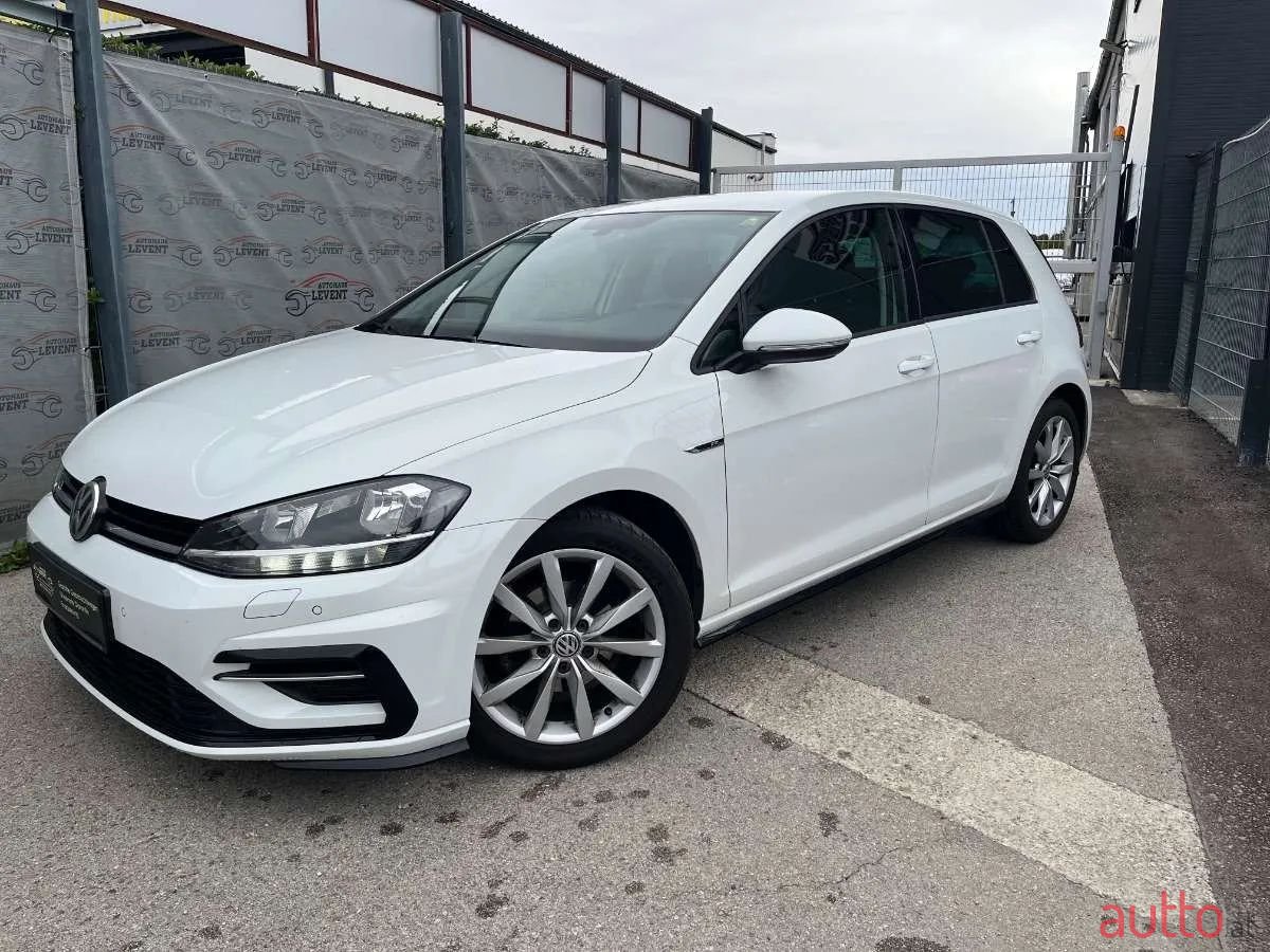 2017' Volkswagen Golf photo #4