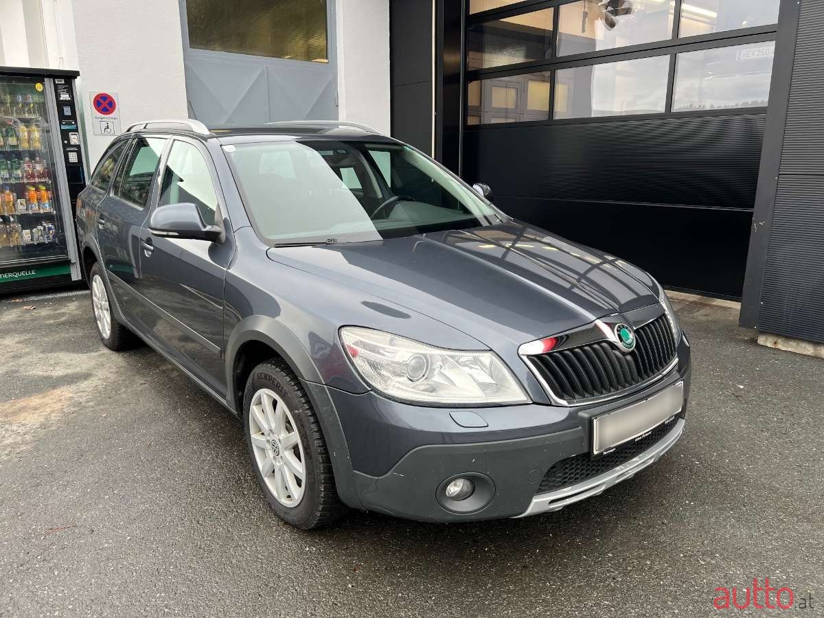 2011' Skoda Octavia photo #1