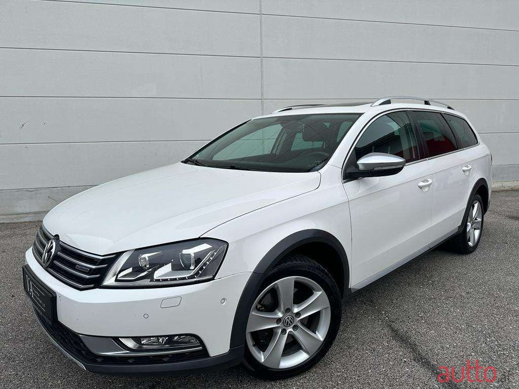 2013' Volkswagen Passat photo #4