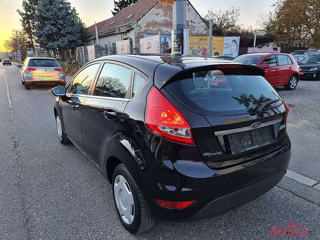 2009' Ford Fiesta photo #3