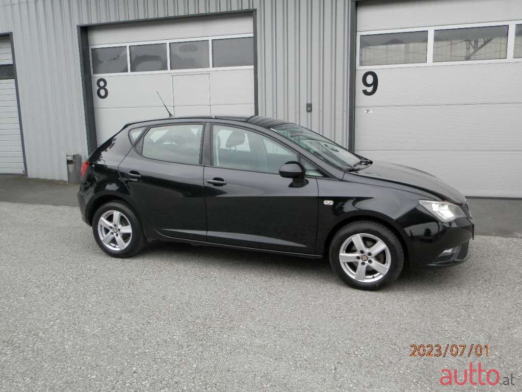 2012' SEAT Ibiza photo #2
