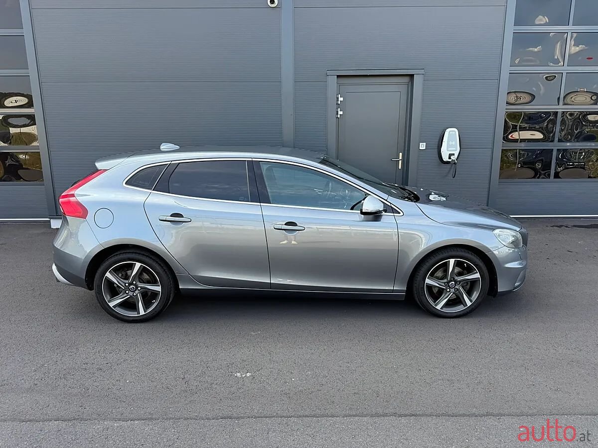 2014' Volvo V40 photo #1