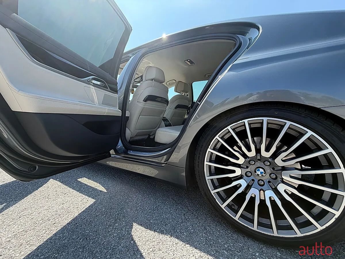 2017' BMW 7Er-Reihe photo #1