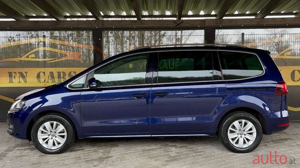 2017' Volkswagen Sharan photo #3