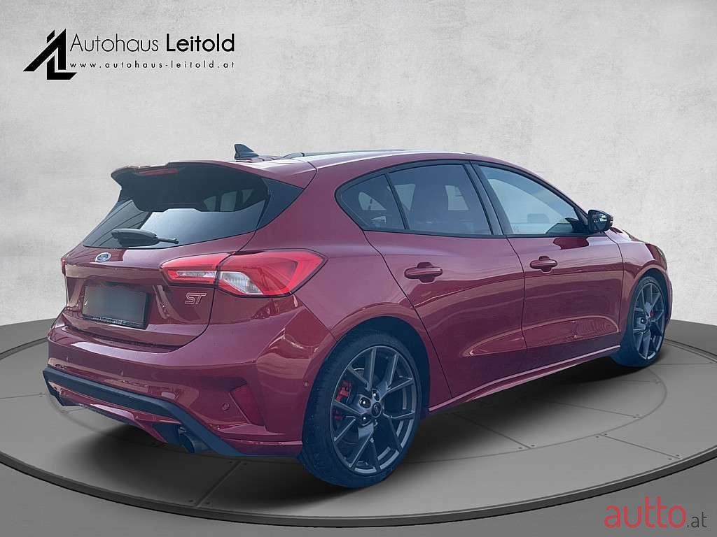 2022' Ford Focus photo #5