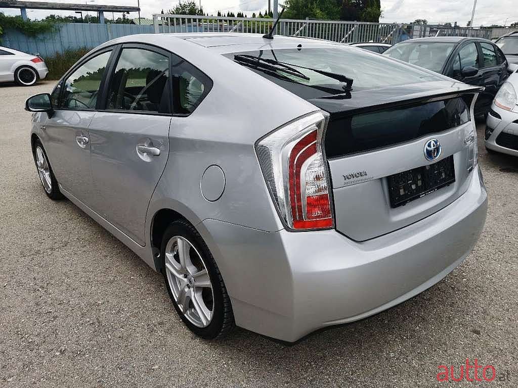 2014' Toyota Prius photo #6