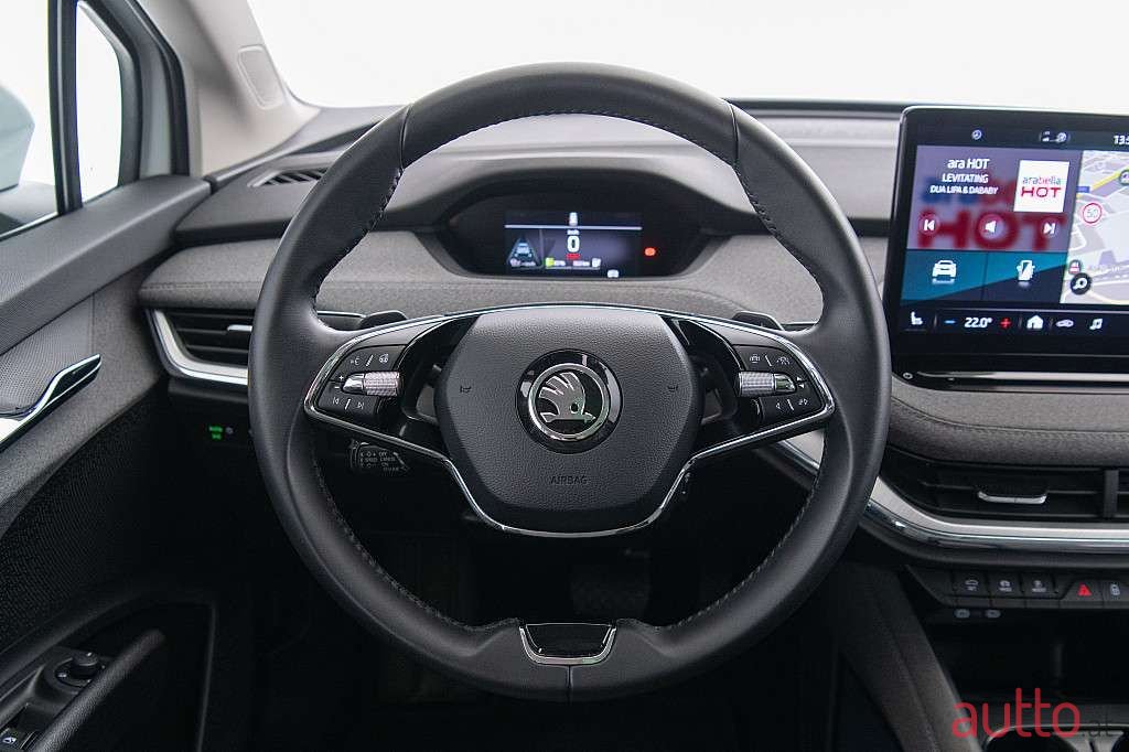 2022' Skoda Enyaq photo #5