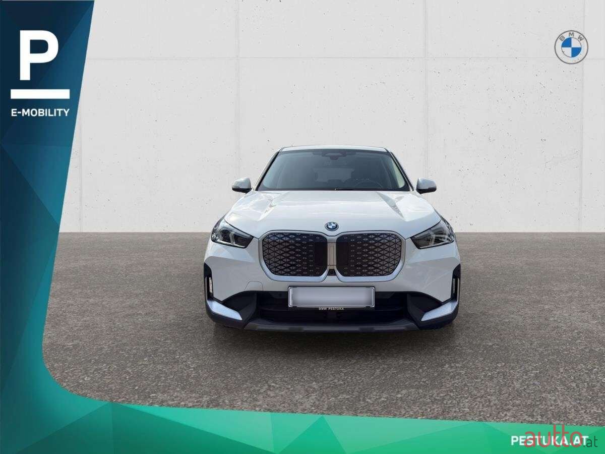 2024' BMW iX1 photo #2