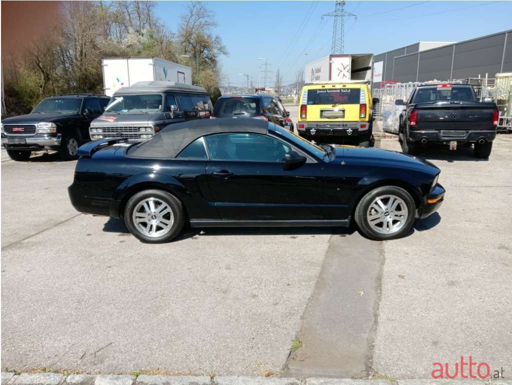 2005' Ford Mustang photo #1
