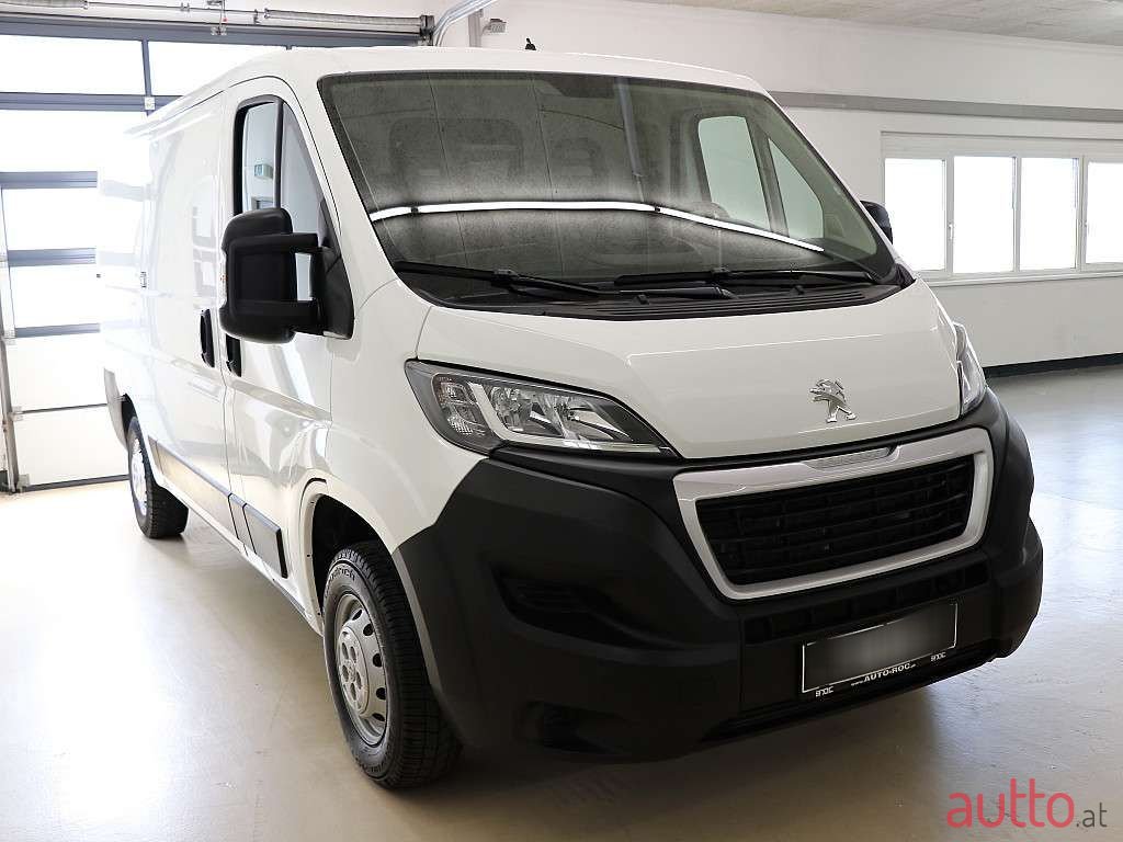 2020' Peugeot Boxer photo #3