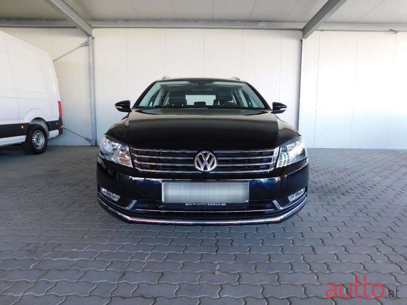 2012' Volkswagen Passat photo #2