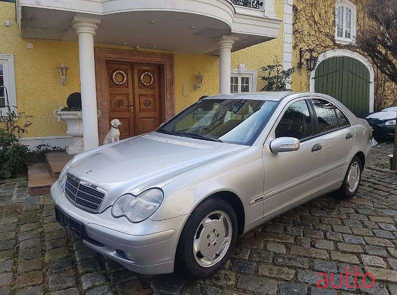 2001' Mercedes-Benz C-Klasse photo #1