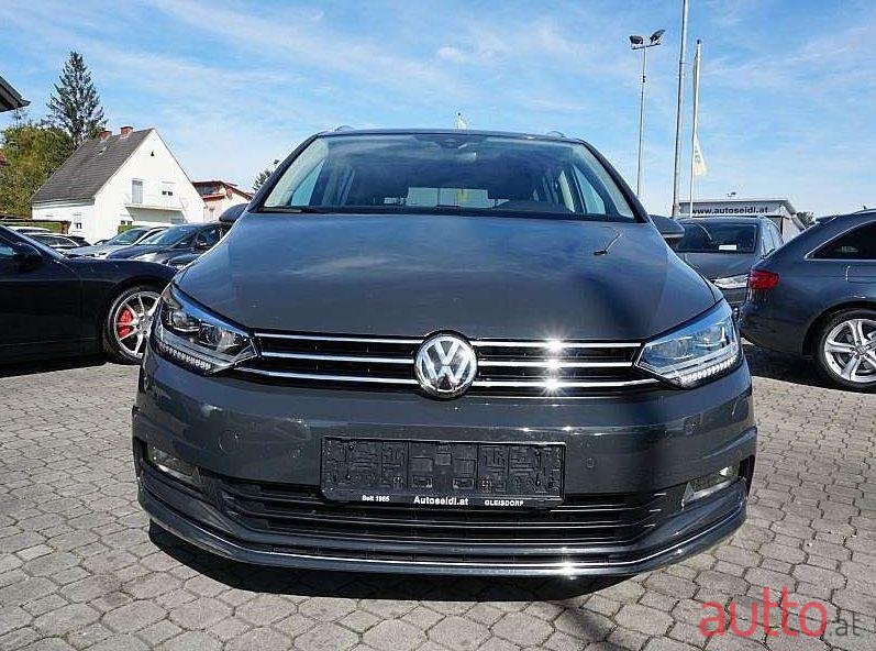 2016' Volkswagen Touran photo #1