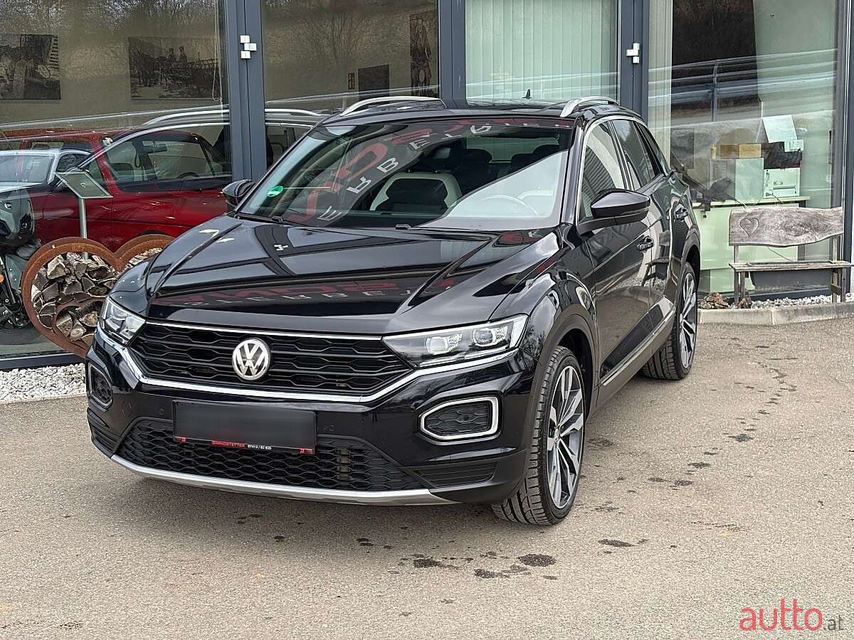2019' Volkswagen T-Roc photo #2