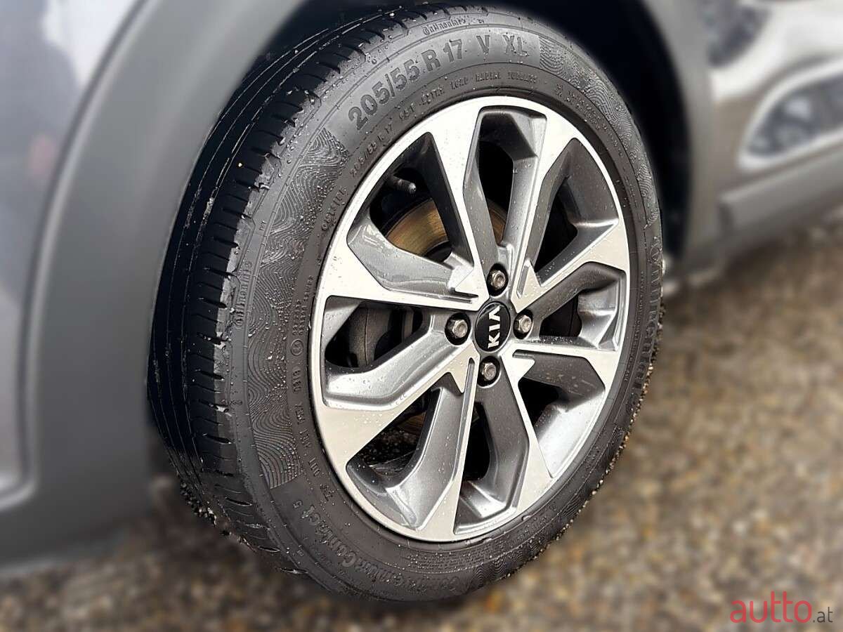 2020' Kia Stonic photo #6