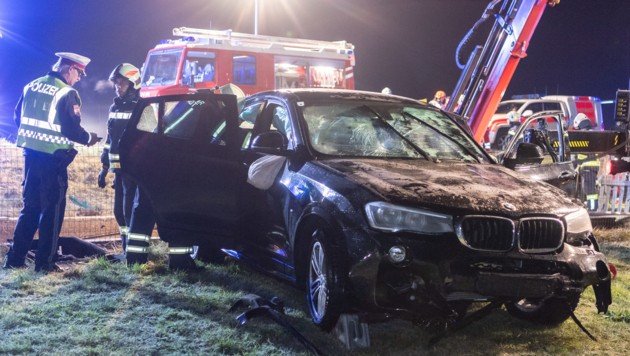 Fahrer stürzte samt BMW in Löschteich und ertrank!