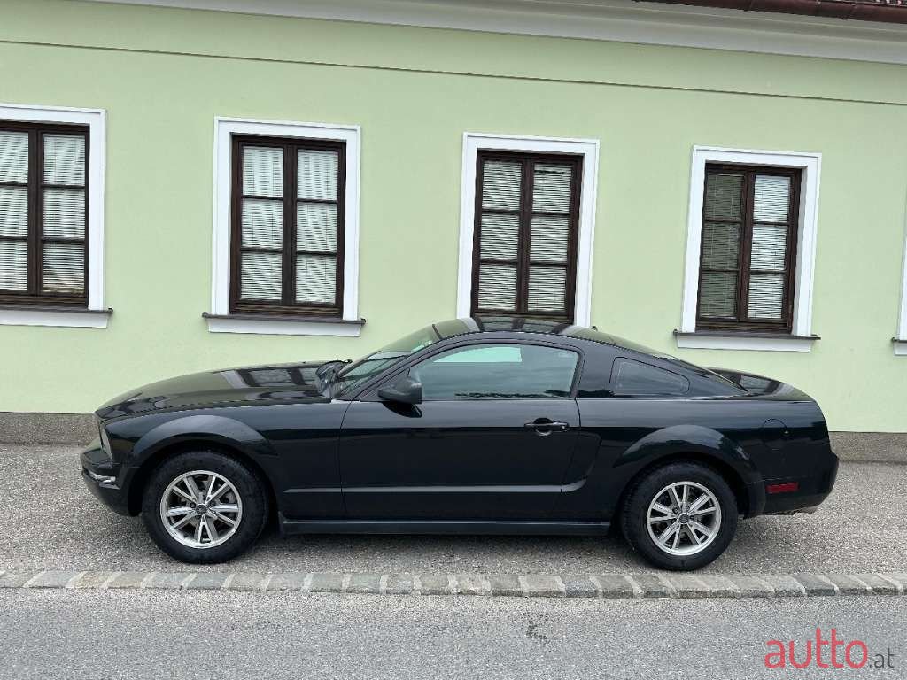 2006' Ford Mustang photo #5