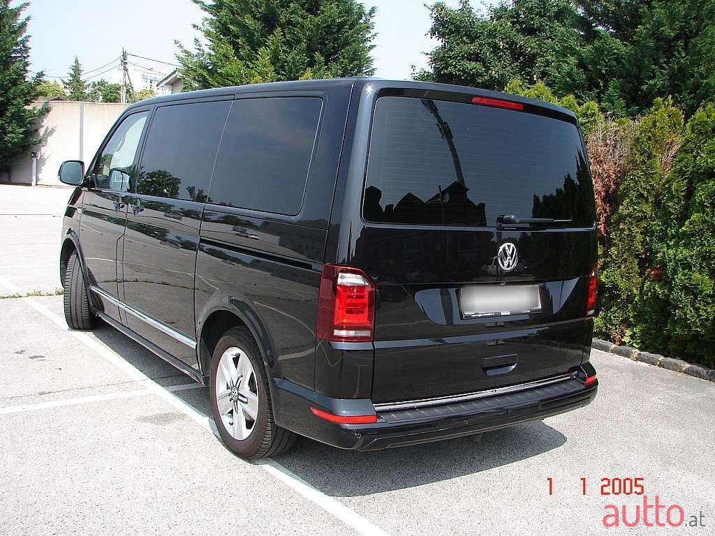 2019' Volkswagen Multivan photo #4