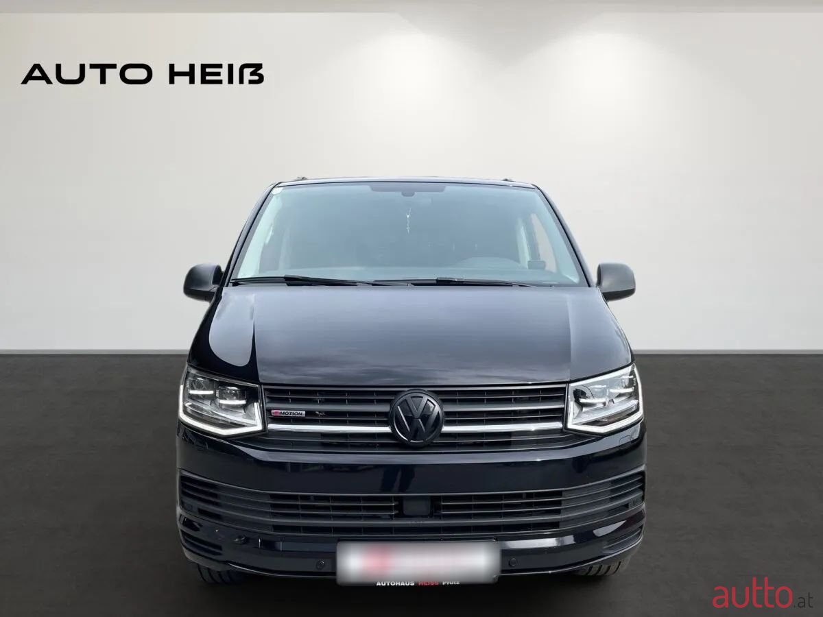 2018' Volkswagen Multivan photo #2