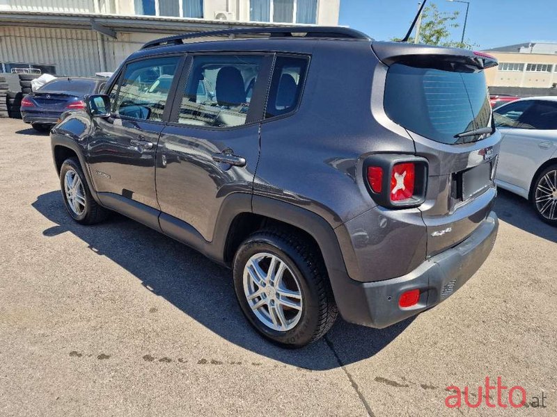 2018' Jeep Renegade photo #3