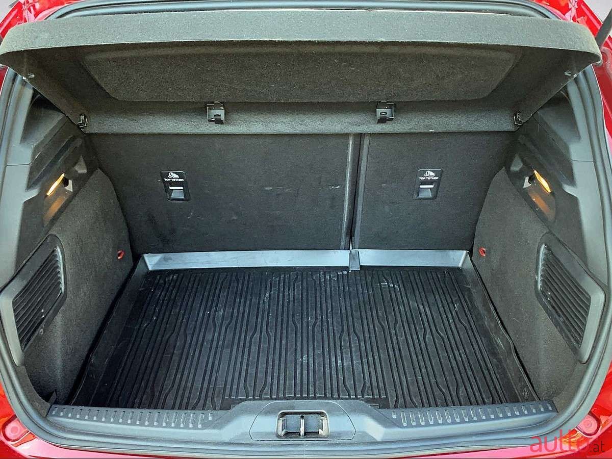 2018' Ford Focus photo #5