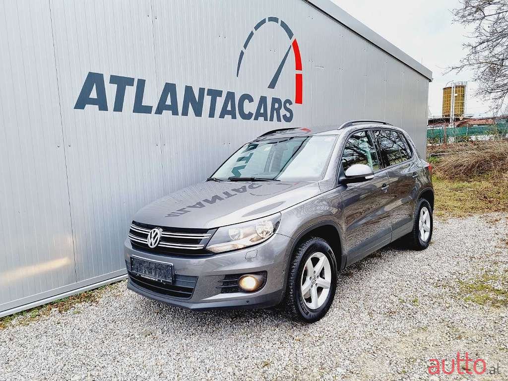 2011' Volkswagen Tiguan photo #1