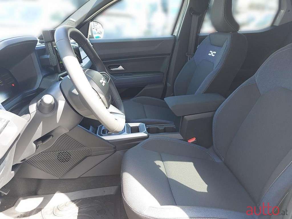 2024' Dacia Duster photo #5