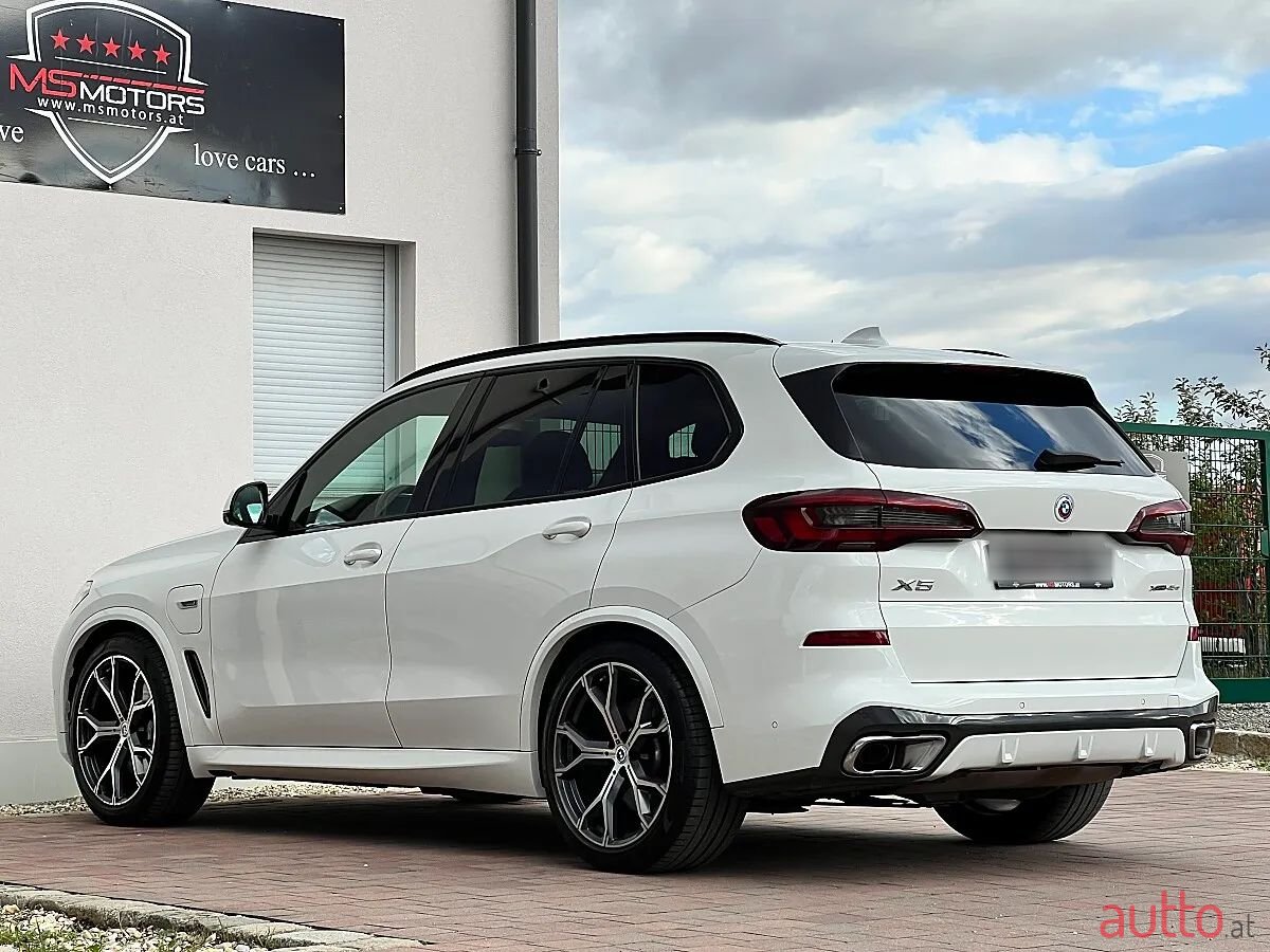 2022' BMW X5 photo #5