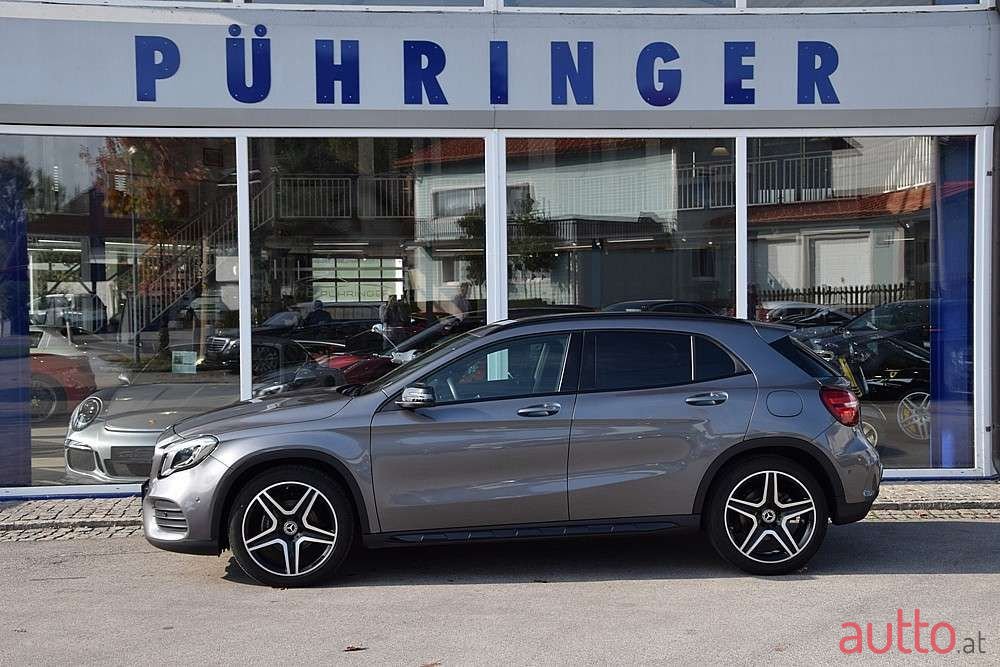 2018' Mercedes-Benz Gla-Klasse photo #1