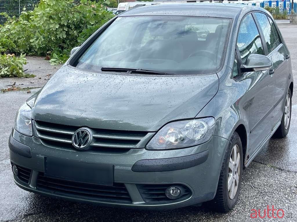 2006' Volkswagen Golf photo #1