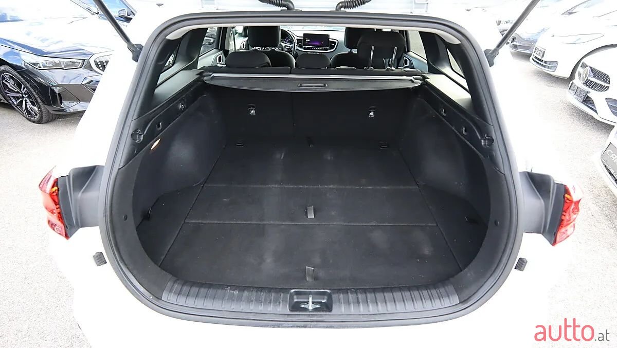 2023' Kia Ceed photo #6