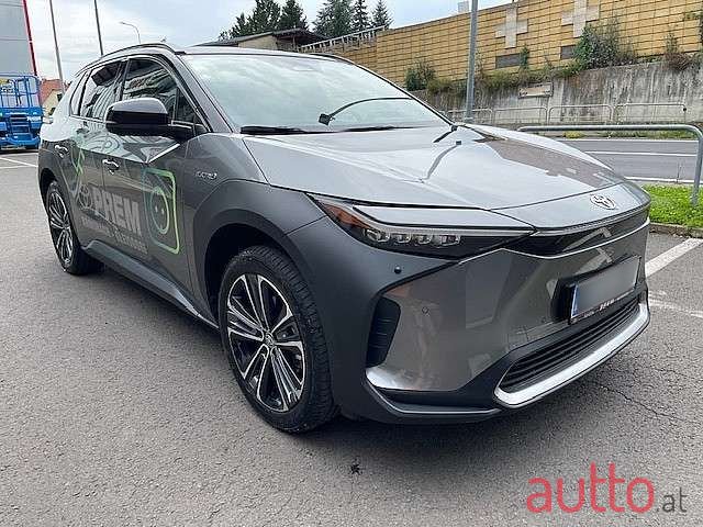 2023' Toyota bZ4X photo #3