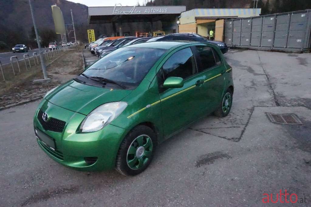 2008' Toyota Yaris photo #2