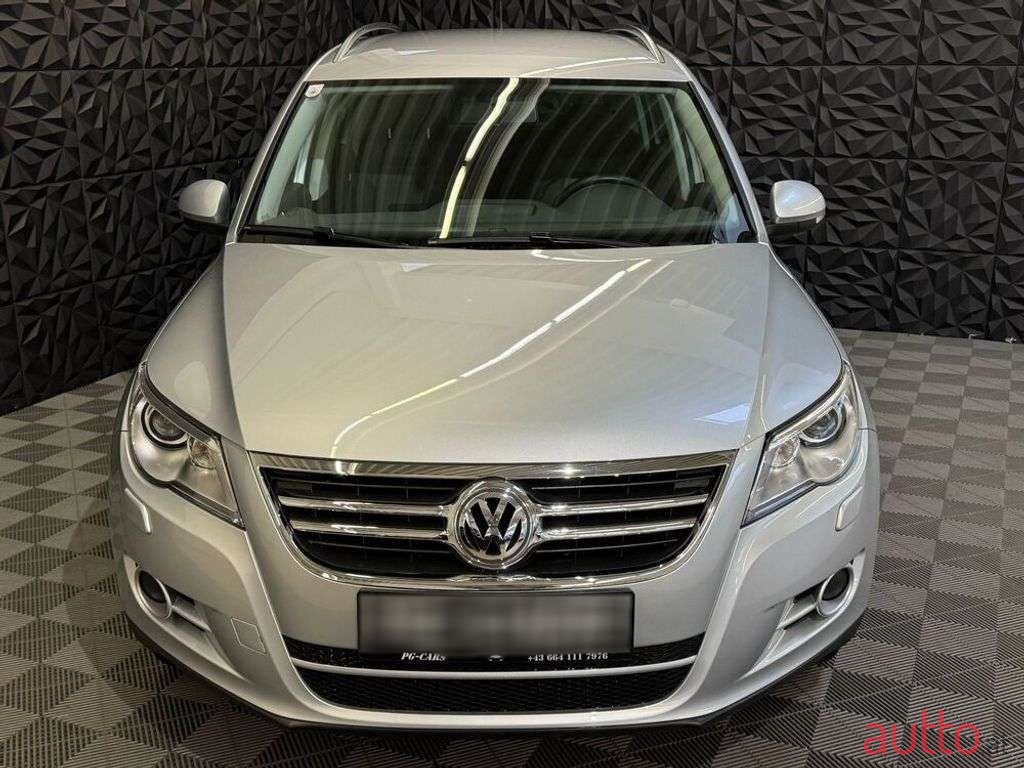 2008' Volkswagen Tiguan photo #2