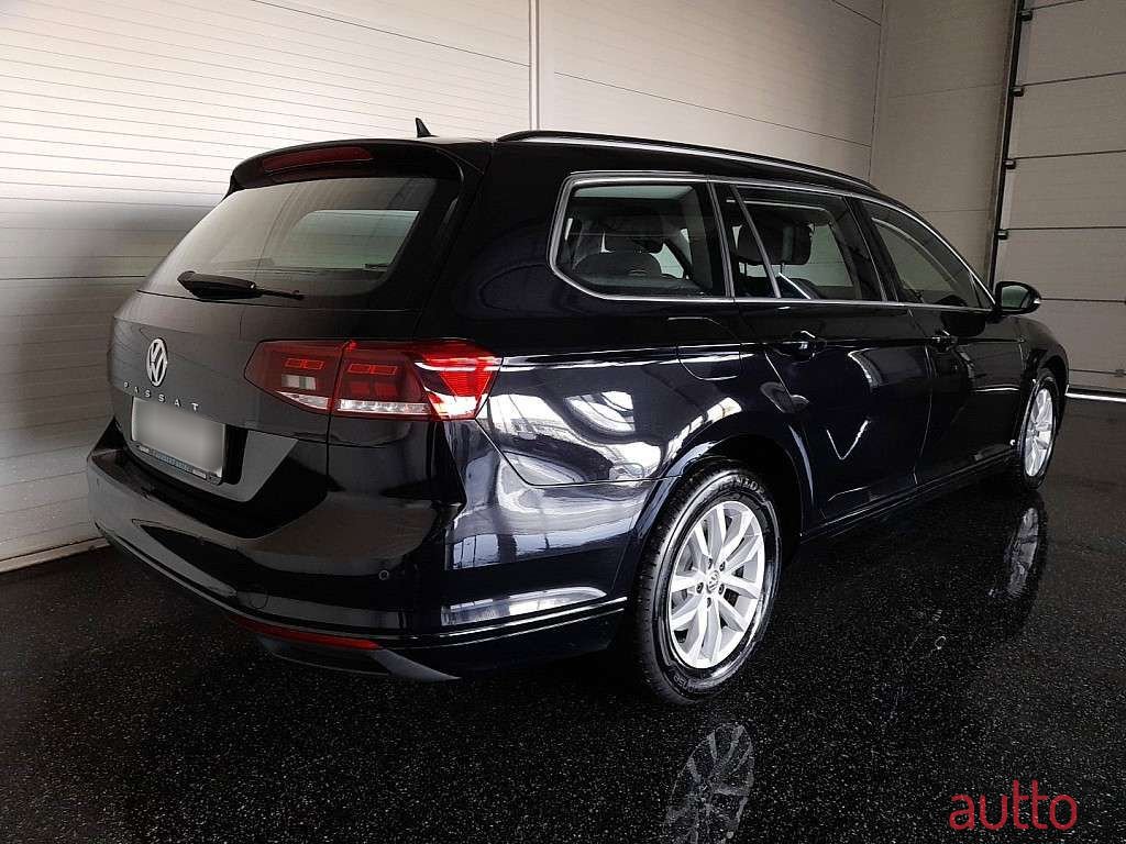 2020' Volkswagen Passat photo #2