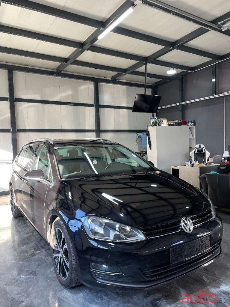 2015' Volkswagen Golf photo #2