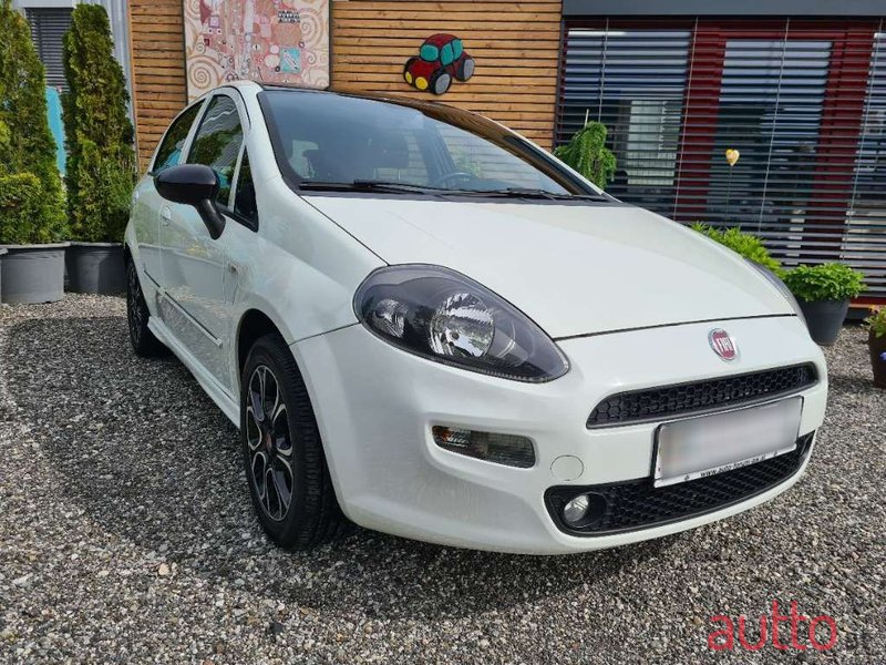 2016' Fiat Punto photo #1