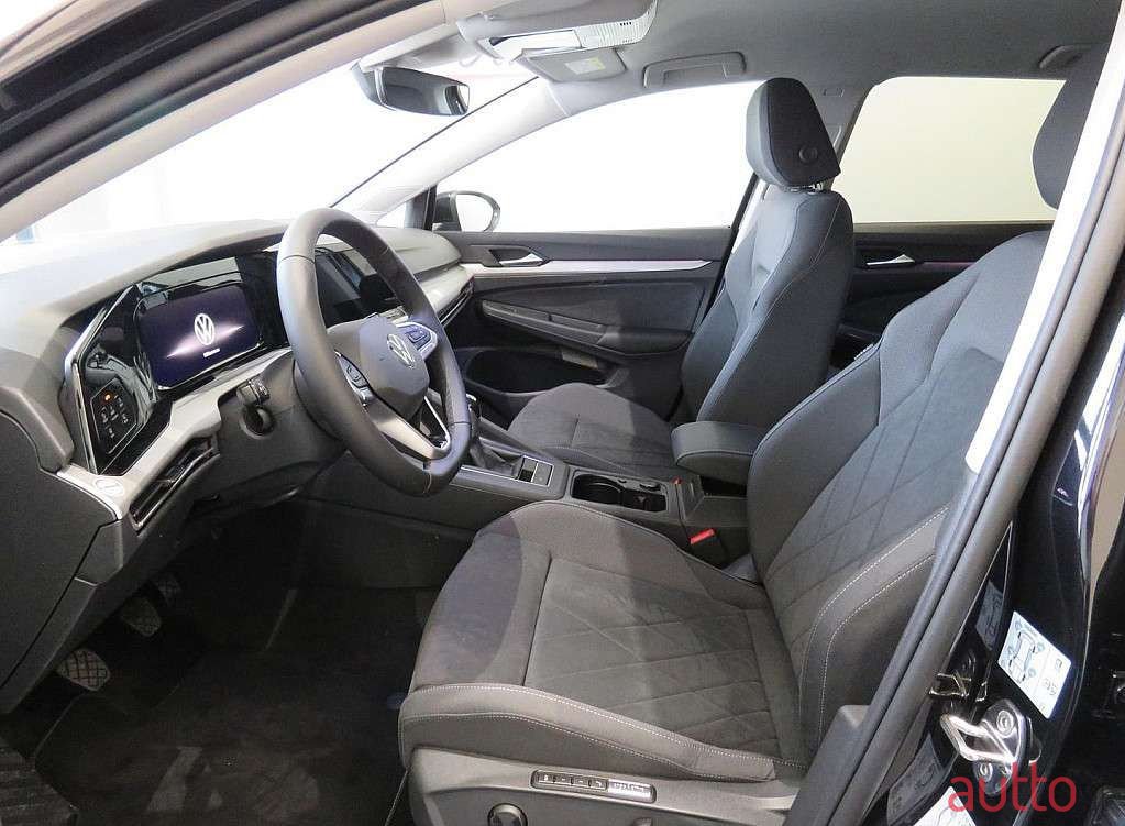 2023' Volkswagen Golf photo #4