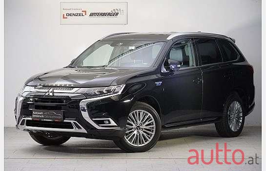 2018' Mitsubishi Outlander photo #2