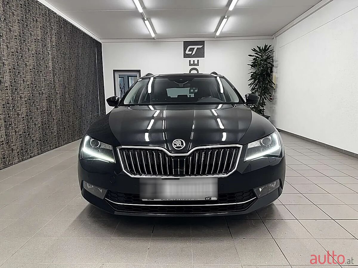 2016' Skoda Superb photo #3