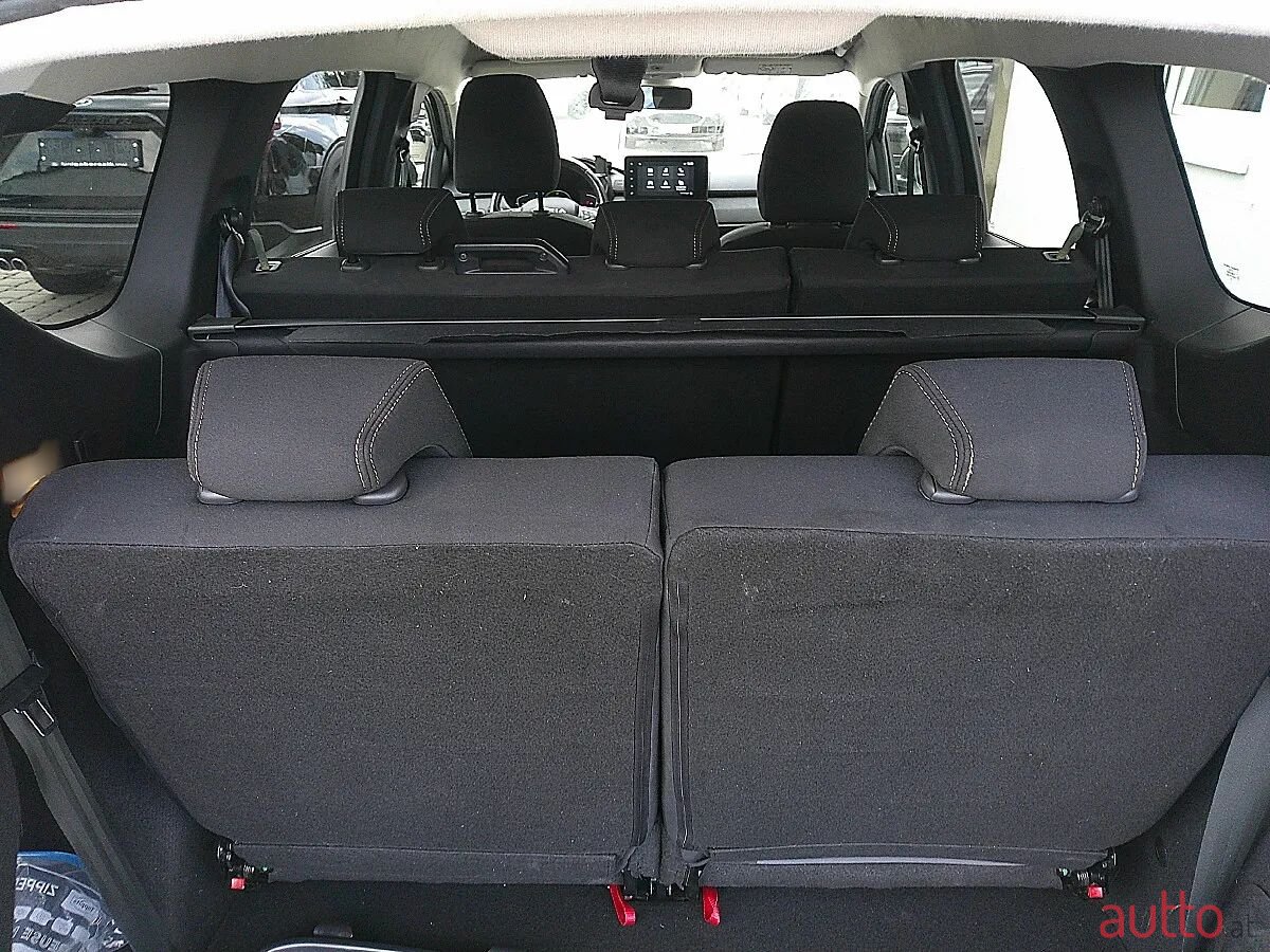 2023' Dacia Jogger photo #5