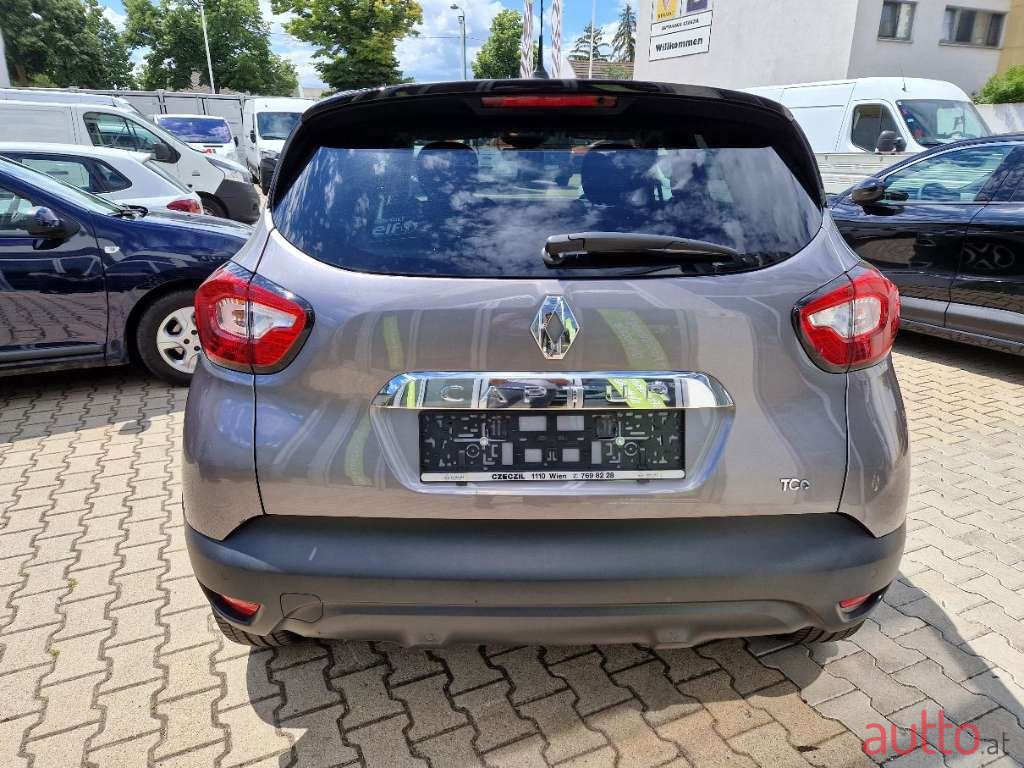2016' Renault Captur photo #5
