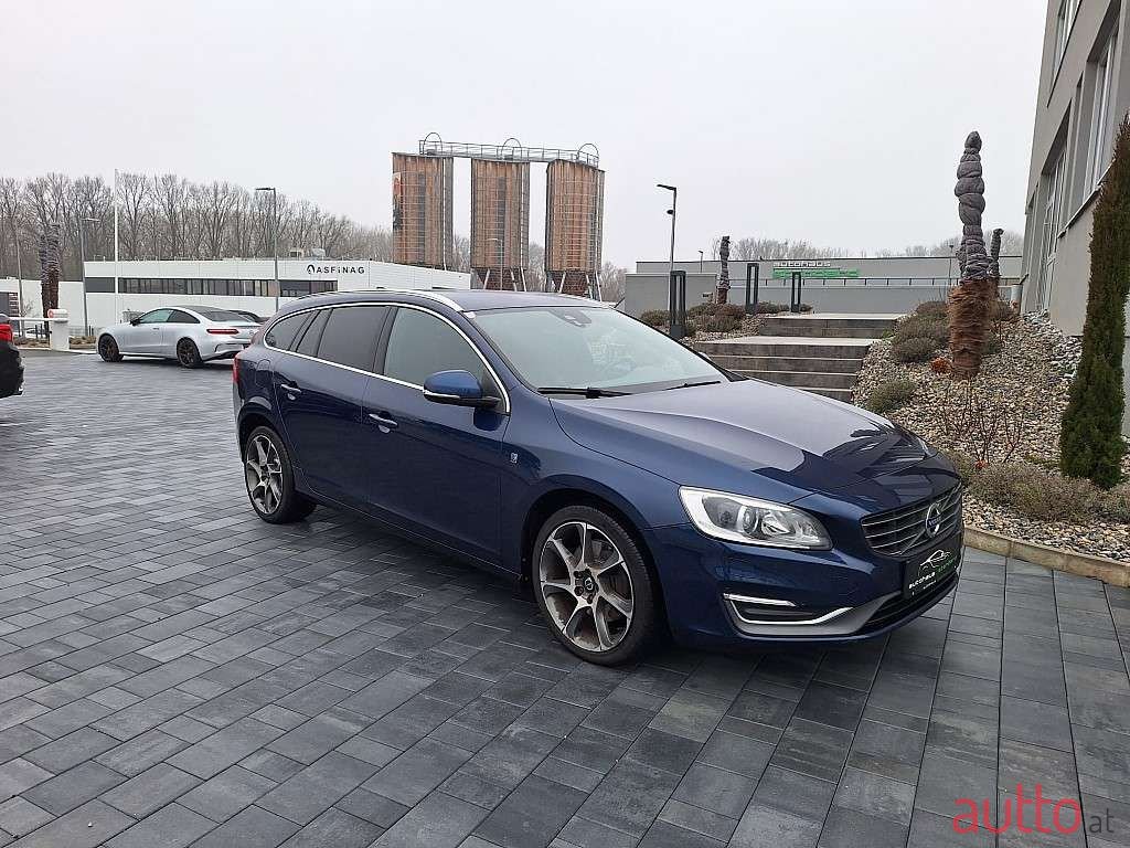 2015' Volvo V60 photo #1